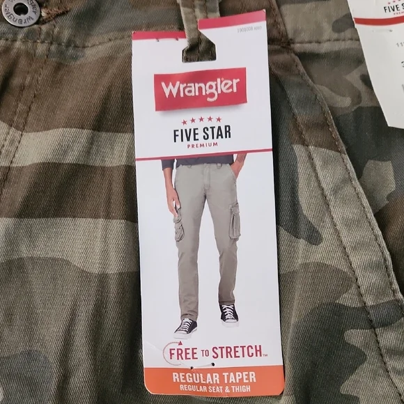 NWT Wrangler Camouflage Cargo Pants-Size 33x30 - Picture 2 of 5